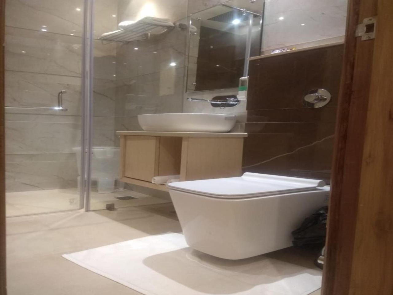 Csjs Inn By Krishna Group Of Hotels Amritsar Exteriör bild
