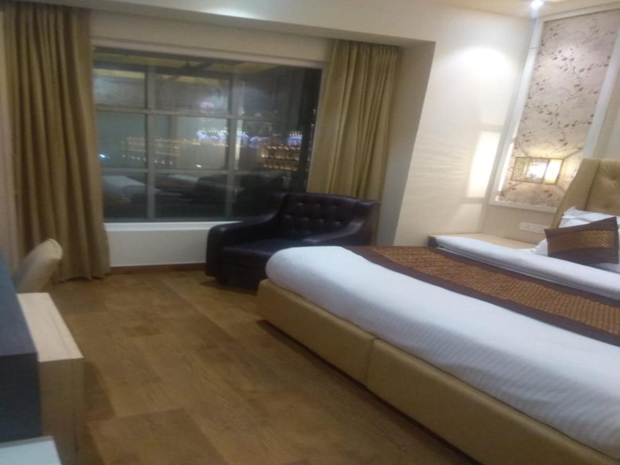 Csjs Inn By Krishna Group Of Hotels Amritsar Exteriör bild