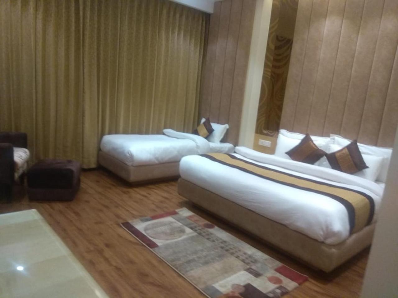 Csjs Inn By Krishna Group Of Hotels Amritsar Exteriör bild